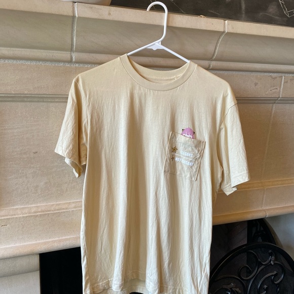 Spy x Family Anya Forger UNIQLO yellow t-shirt - Picture 4 of 4